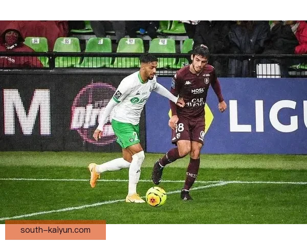 尼斯边路进攻表现稳健，球队状态持续提升引发关注